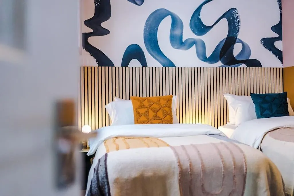 Modern 4-Bedroom In Manchester-1